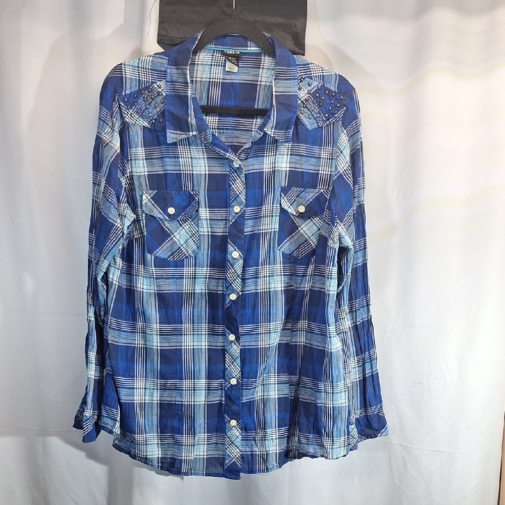 Torrid 2 Blue Plaid Button-Up Shirt with Studded Shoulders. Woman's Plus Size 2X